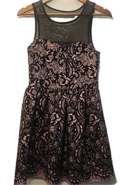 Trixxi Dress Womens M Black Floral Short Fit & Flare Strappy Lined Mesh Yoke